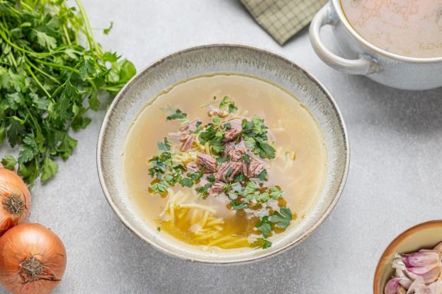 rosół wołowy - podanie