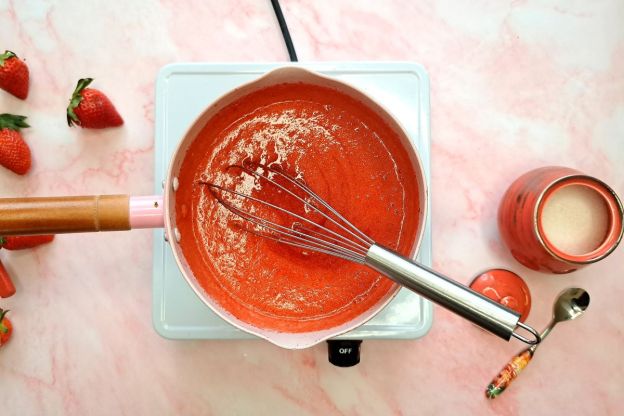 ciasto cuszima - galaretka truskawkowa