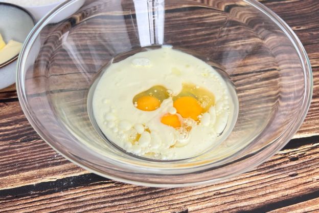 ciasto na maślance - mokre składniki