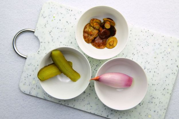 sos tatarski - przygotowanie składników