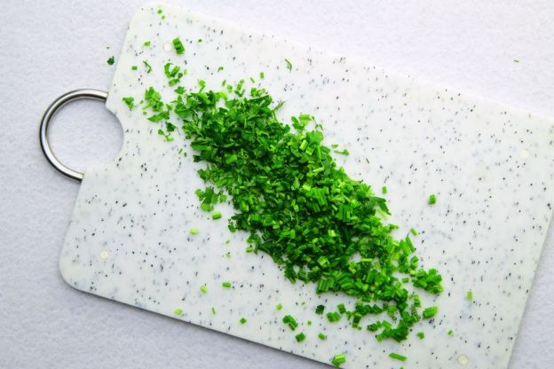 sos tatarski - siekanie ziół