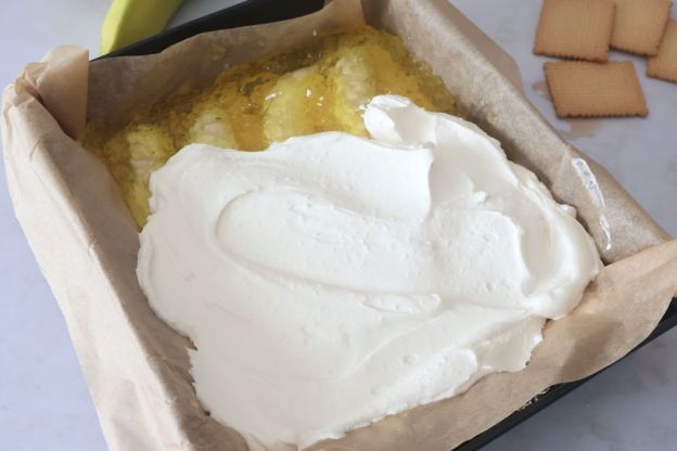 bananowa chmurka - z galaretką i śmietaną