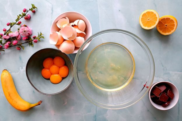 ciasto jamajka - oddzielanie białek od żółtek