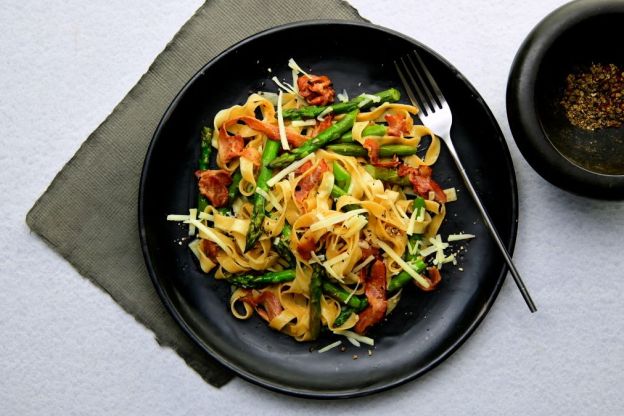 makaron ze szparagami