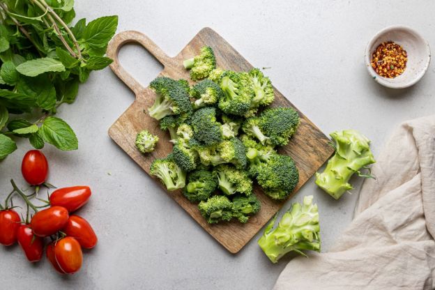 sałatka brokułowa - przygotowanie brokuła