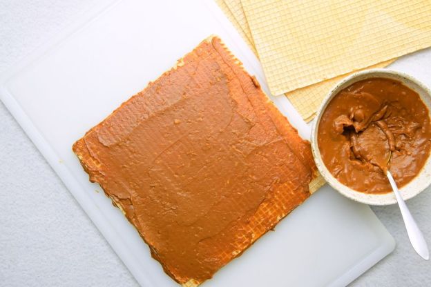 wafle z kajmakiem - rozsmarowanie masy