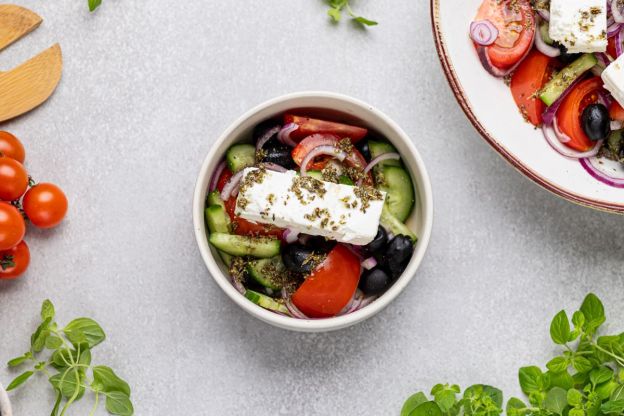 sałatka grecka - podanie