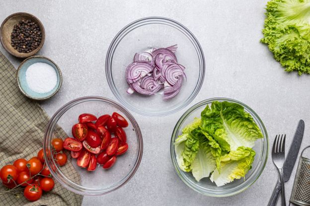 sałatka nicejska - przygotowanie warzyw