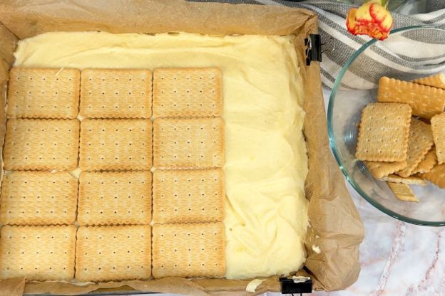 sernik gotowany - układanie warstw