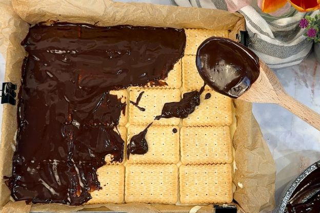 sernik gotowany z polewą czekoladową