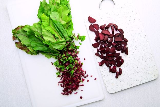 zupa botwinka - posiekana botwinka