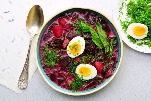 zupa botwinka z koperkiem i jajkiem