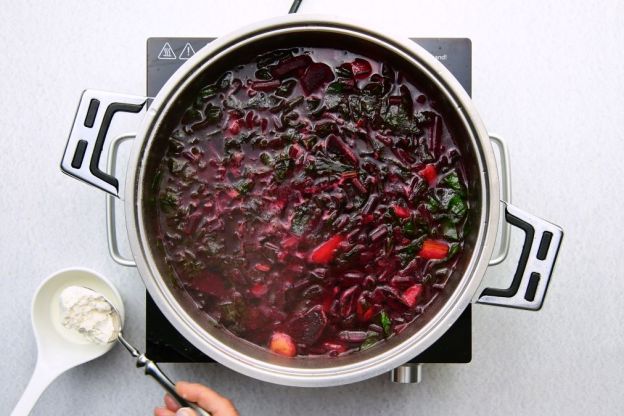 zupa botwinka - zabielanie