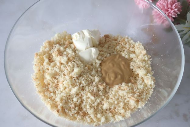 cake pops - dodanie mascarpone i masła orzechowego