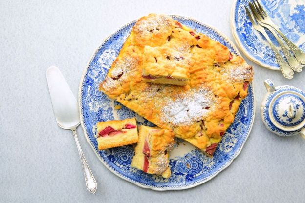 ciasto z rabarbarem i budyniem