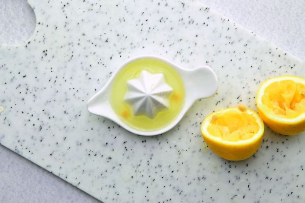 sos holenderski - sok z cytryny