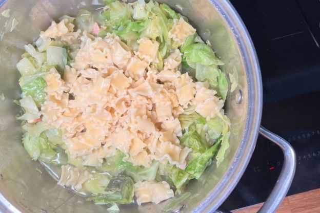 łazanki z młodej kapusty - makaron na kapuście