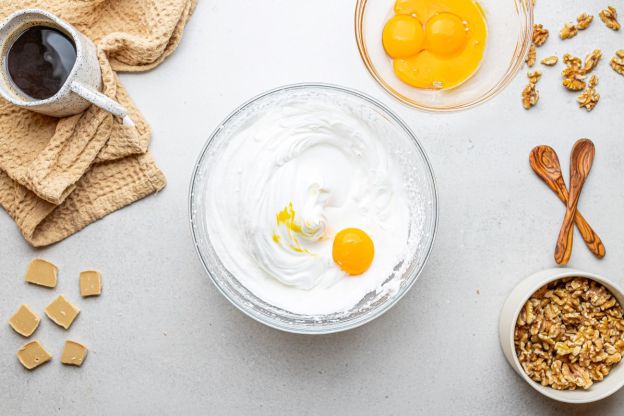 rolada orzechowa z oczkiem - masa na biszkopt