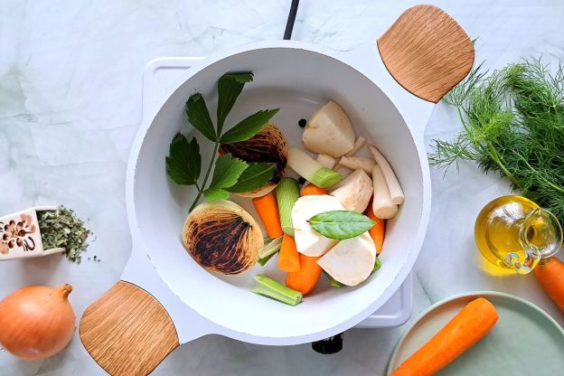 zupa klopsowa - przygotowanie wywaru