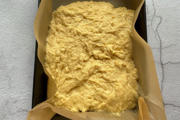 ciasto drożdżowe bez wyrabiania w foremce do pieczenia