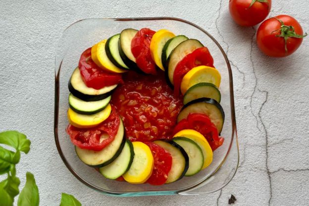 ratatouille - układanie w naczyniu do zapiekania