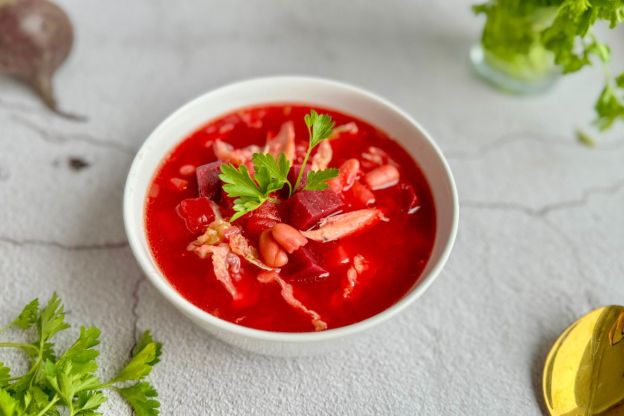 barszcz ukraiński przepis babci - podanie