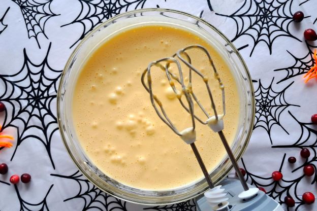 muffinki na halloween - masa jajeczna