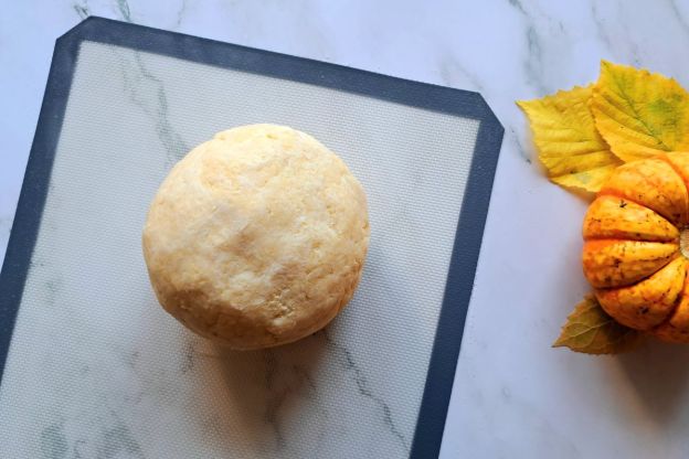 przekąski na Halloween - serowe ciasto kruche