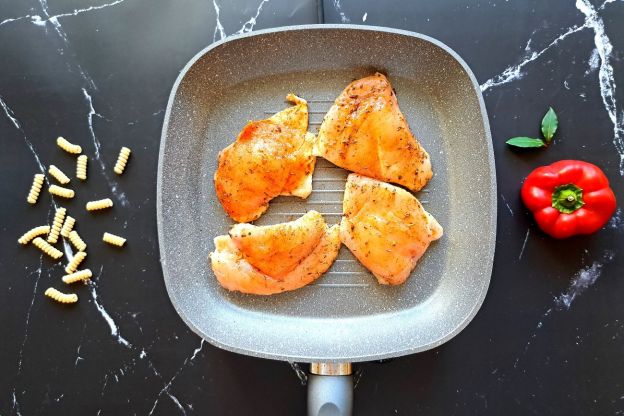 sałatka na andrzejki - grillowanie kurczaka