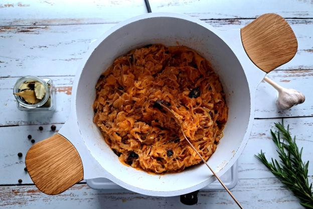 bigos wigilijny - doprawianie