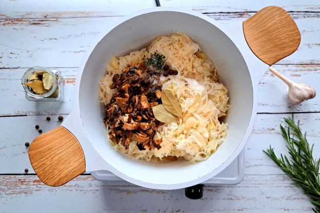 bigos wigilijny - duszenie