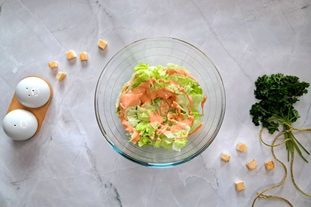 sałatka drwala - układanie warstw