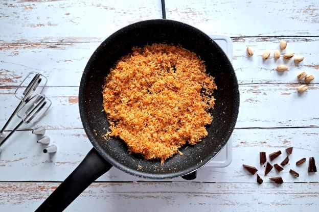 pączki dubajskie - smażenie ciasta kataifi