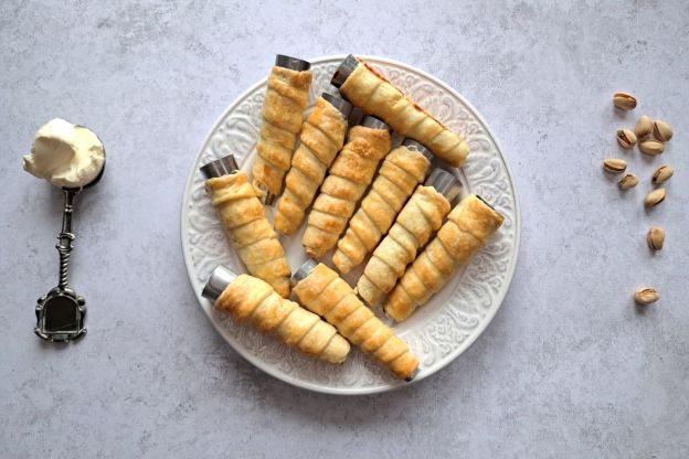 rurki z kremem pistacjowym - po upieczeniu