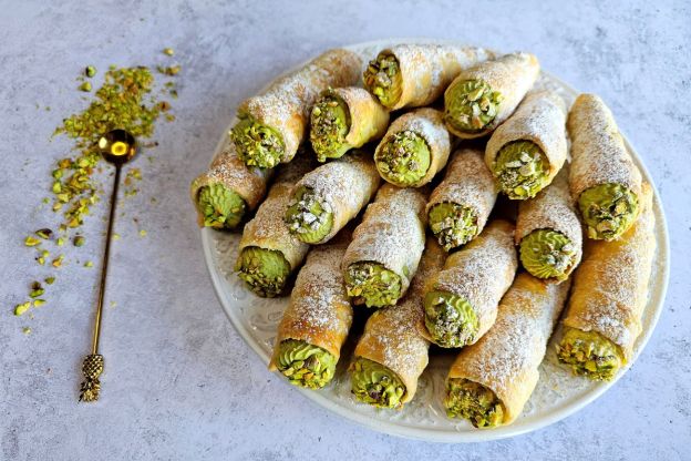 rurki z kremem pistacjowym - podanie