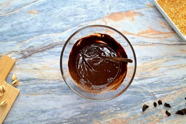 tarta dubajska - polewa czekoladowa