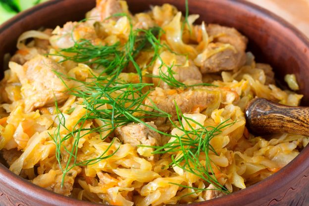 bigos z młodej kapusty