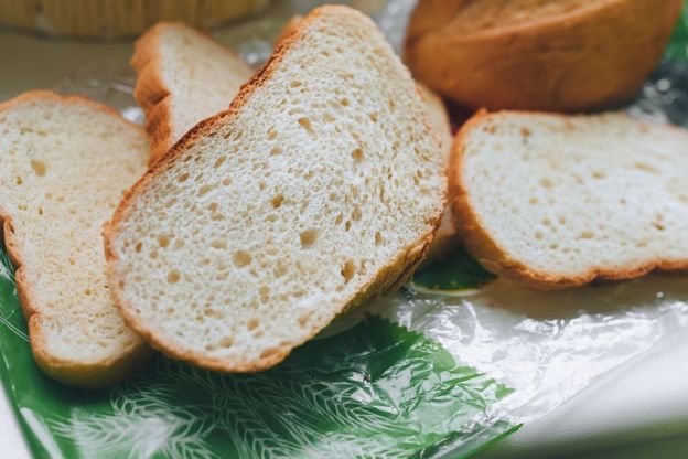 jak odświeżyć czerstwy chleb