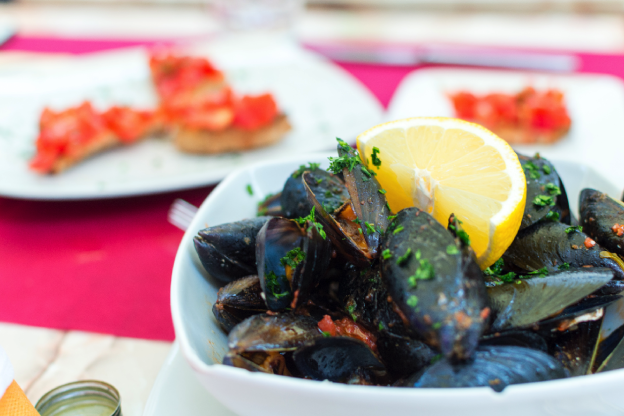 Przepis: Mule w winie