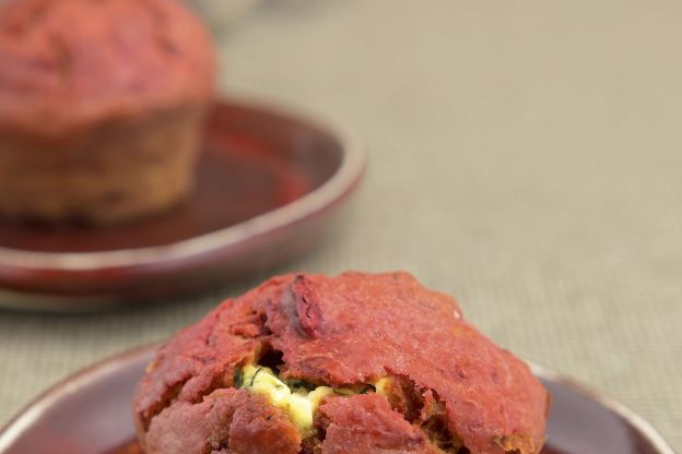 Przepis: Muffinki z pieczonych buraków