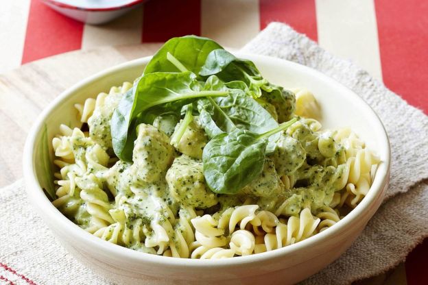 Makaron z pesto i kurczakiem