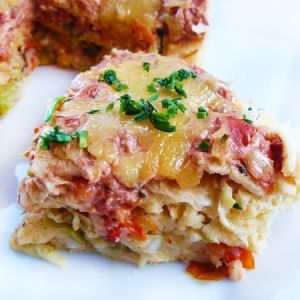 Tort naleśnikowy z mięsem warzywami