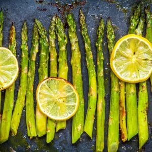 Pieczone zielone szparagi