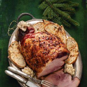 pieczona-szynka-z-koscia