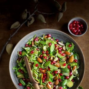 salatka-z-granatem-i-migdalami