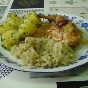 kruche-mieso-krolika-to-idealny-pomysl-na-obiad-w-polaczeniu-z-bialym-winem-i-musztardowym-sosem-smakuje-wybornie