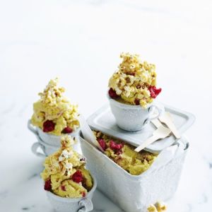 lody-popcornowe-z-malinami