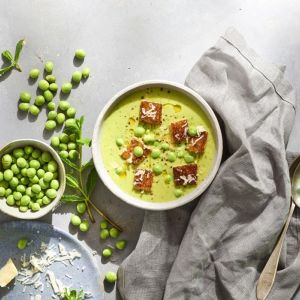 zupa-krem-z-groszku-szpinaku-i-miety