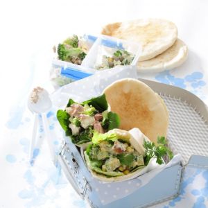 pity-z-salatka-z-kurczakiem