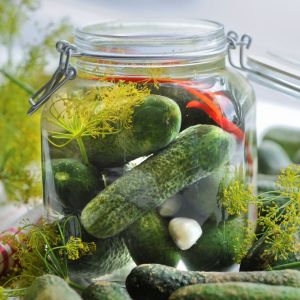 StockFood-ogorki-kwaszone